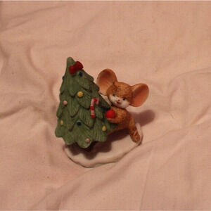 Homco Brown Mouse with Christmas Tree Porcelain Figurine 4 in VTG
